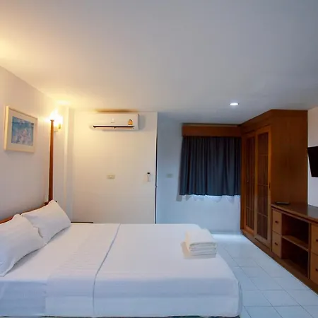 18 Coins Budget Hotel Pattaya Room photo