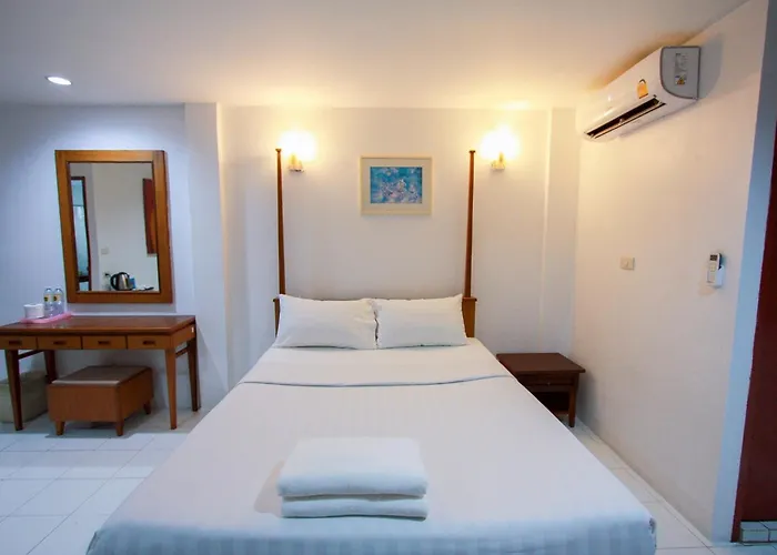 18 Coins Budget Hotel